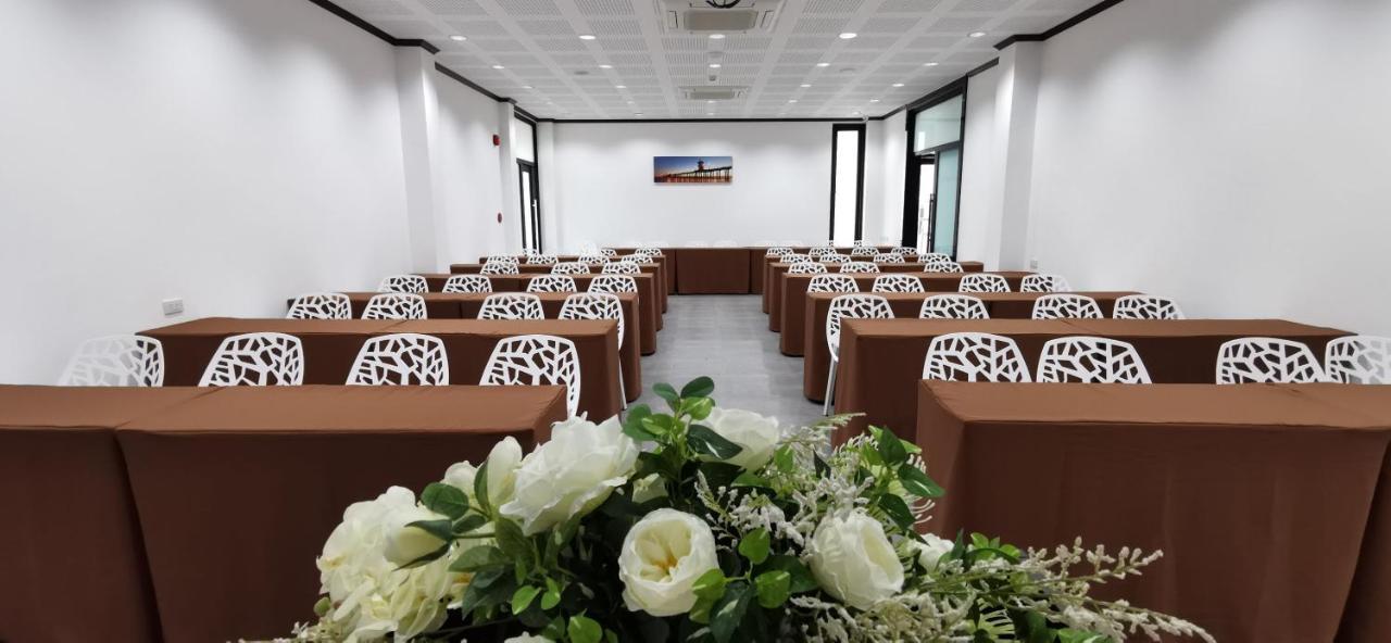 Lux Boutique Hotel Nonthaburi Exterior foto